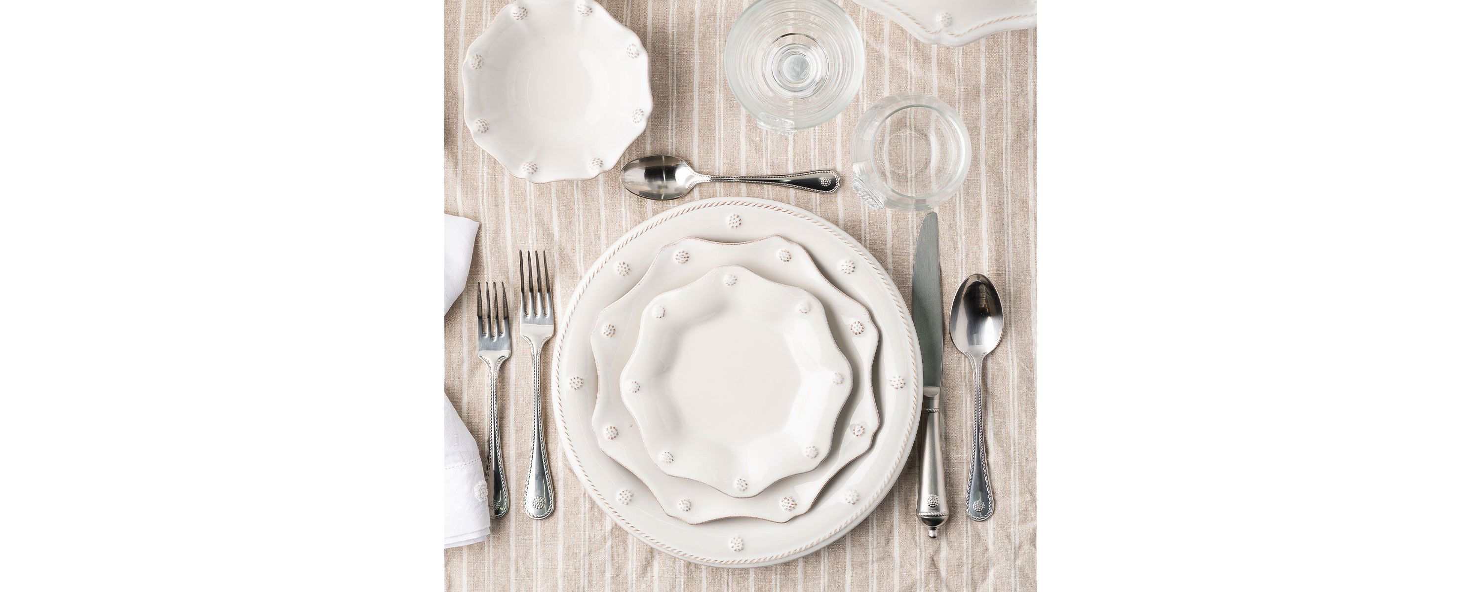 Berry & Thread Classic 16pc Place Setting - Whitewash