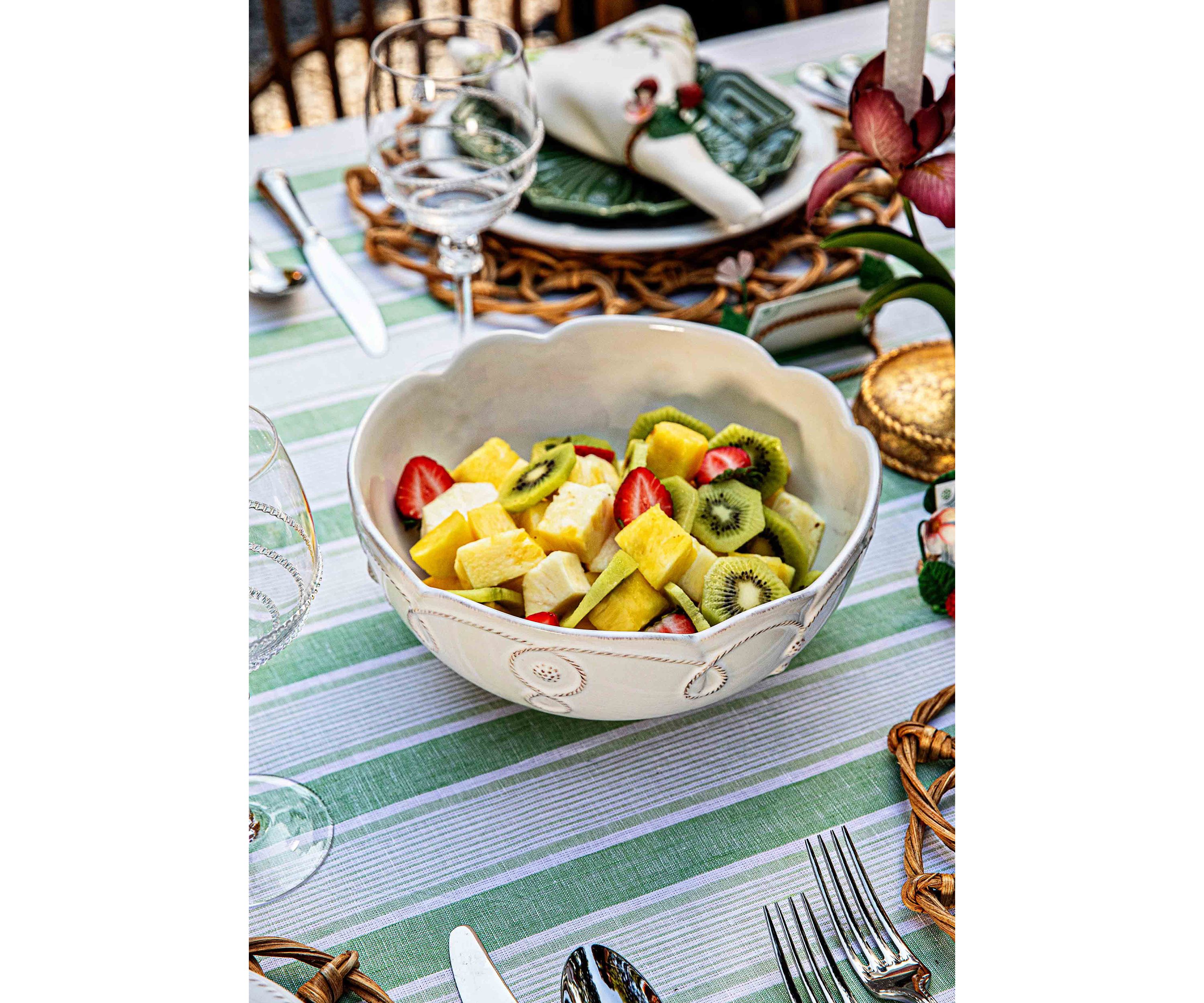 Jardins Du Monde 10" Serving Bowl - Whitewash