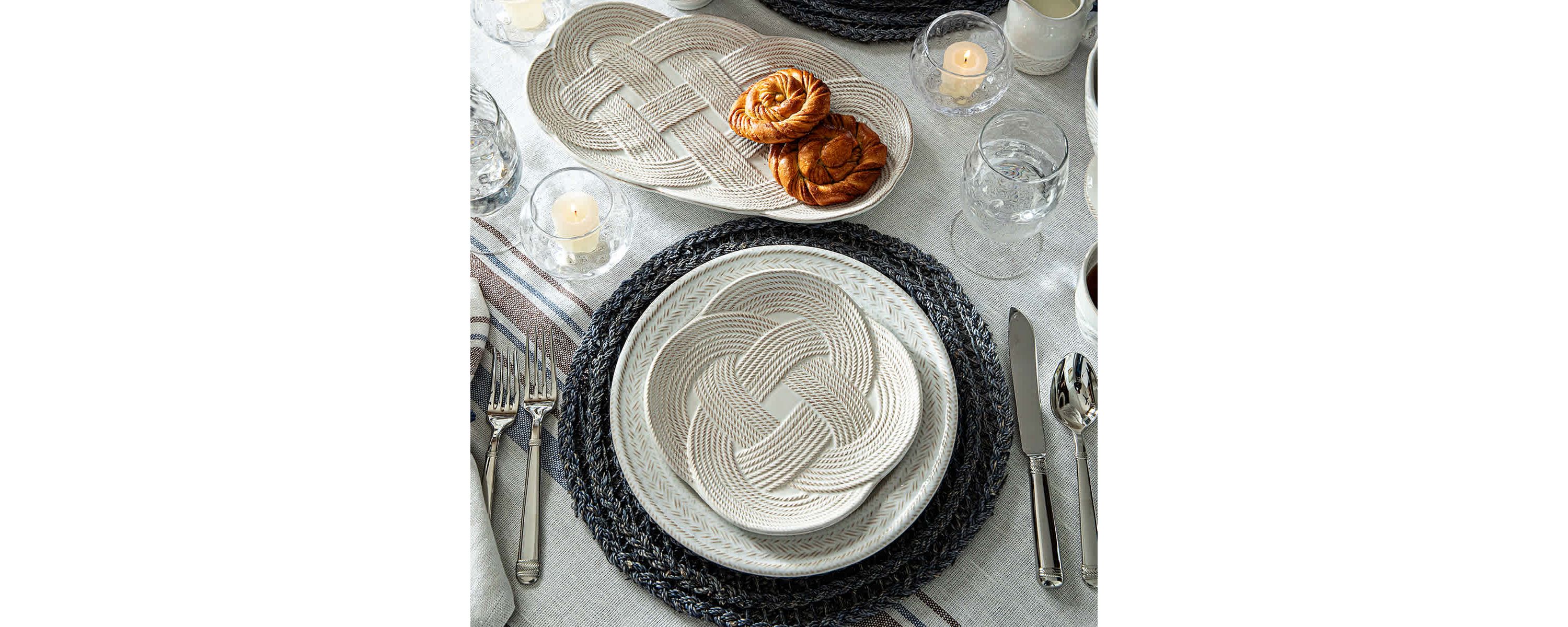 Le Panier Mystic Knot Dessert/Salad Plate - Whitewash