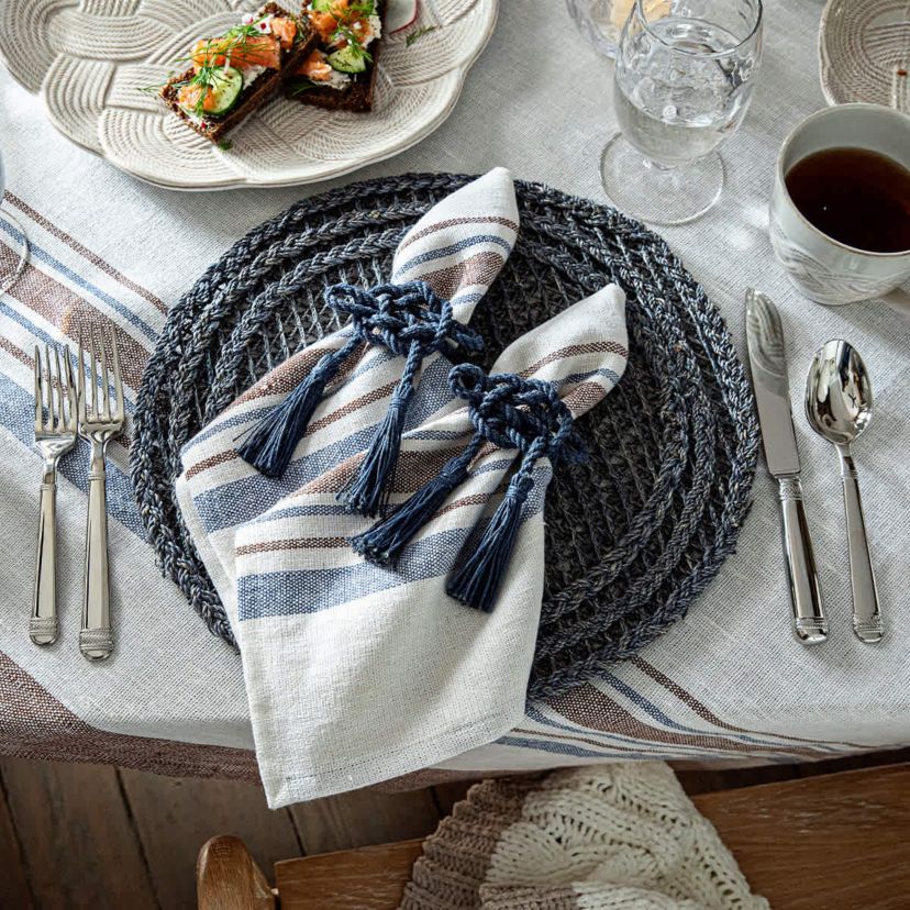 Mystic Knot Napkin Ring Set/4- Navy