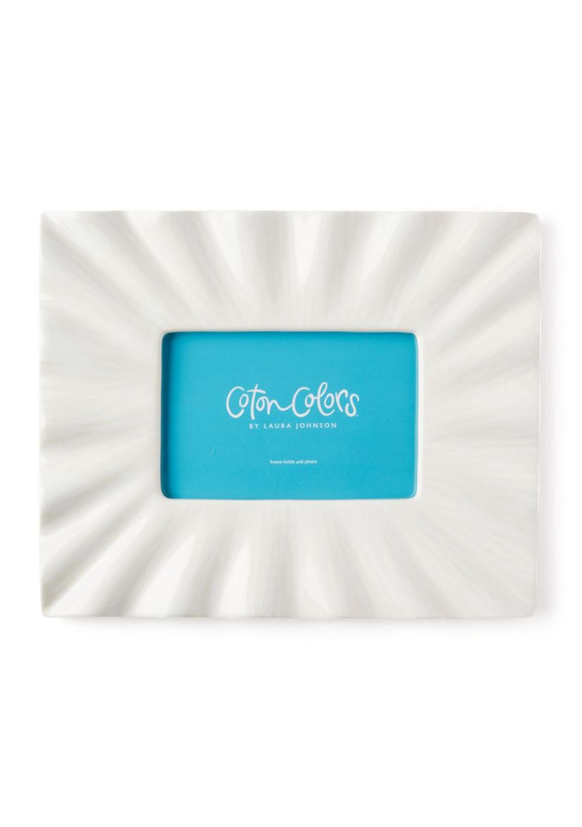 Signature White Ruffle Rectangle Frame