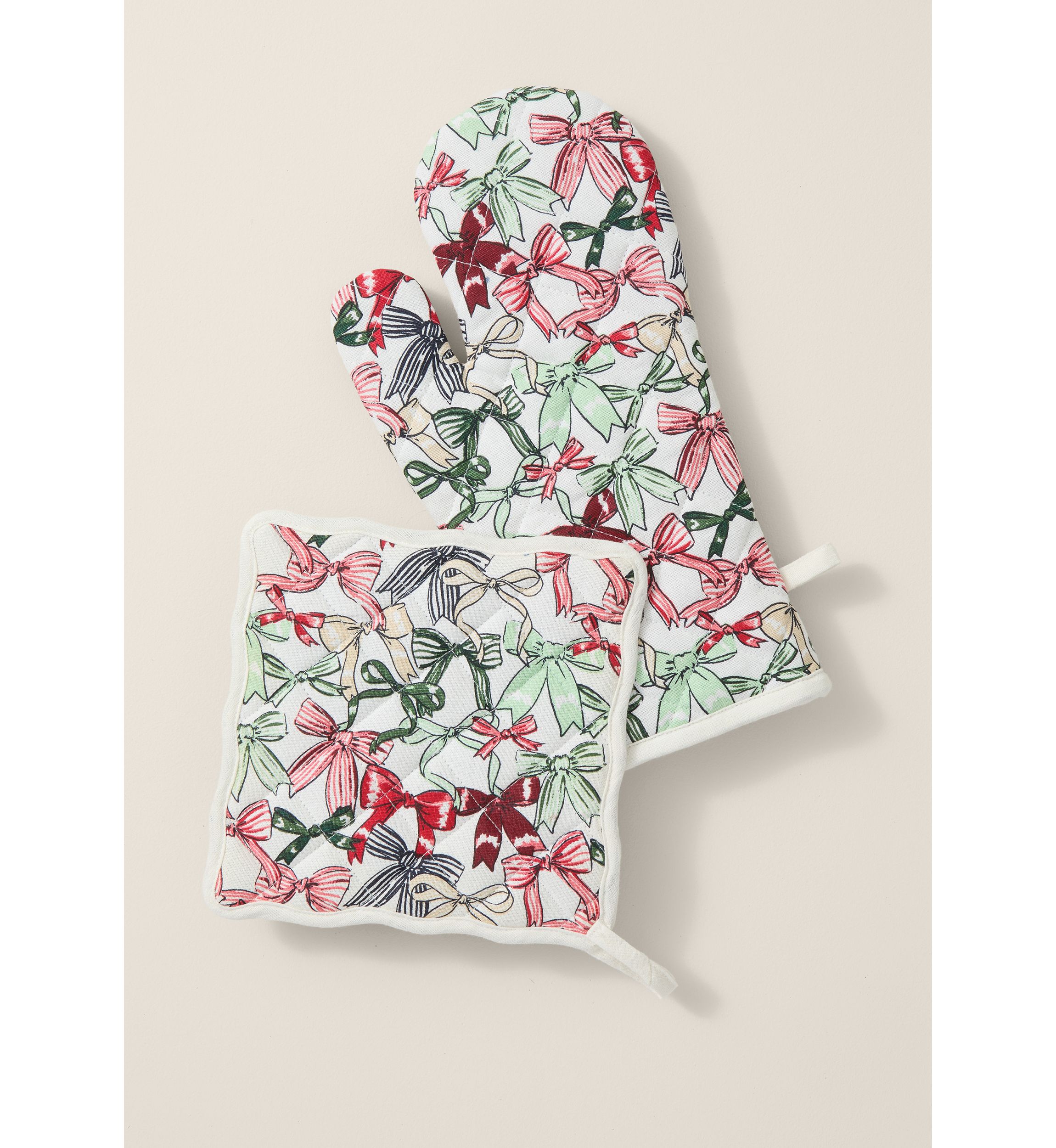 Sewing Down South x Crown & Ivy™ Sew Merry Oven Mitt