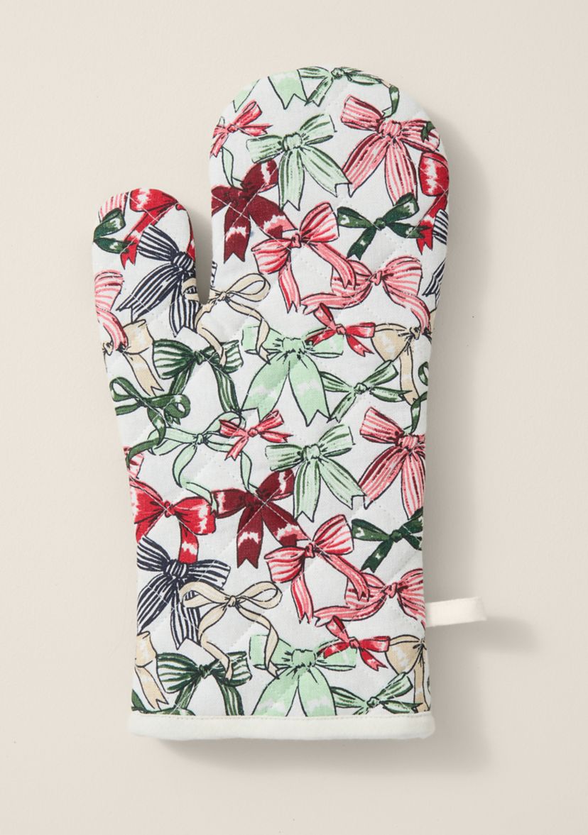 Sewing Down South x Crown & Ivy™ Sew Merry Oven Mitt
