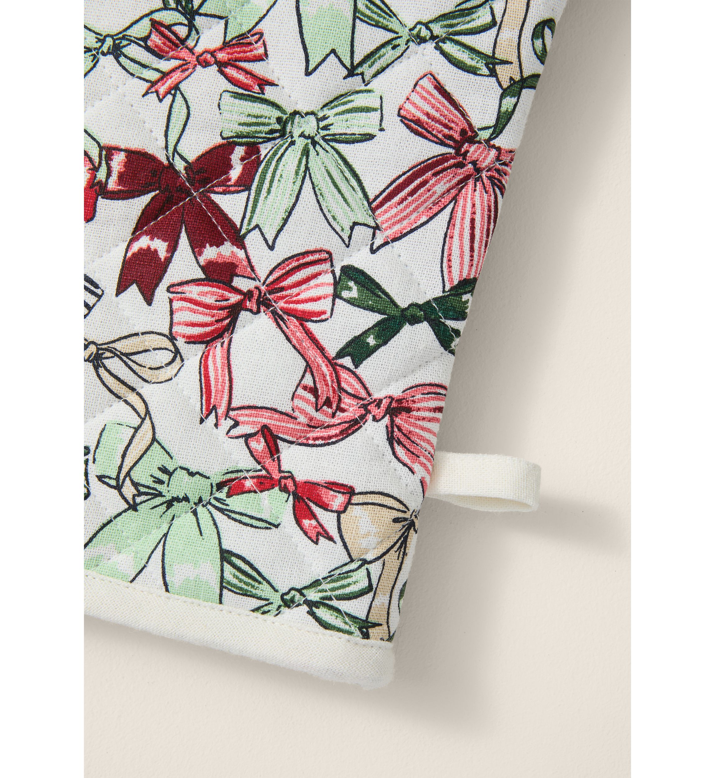 Sewing Down South x Crown & Ivy™ Sew Merry Oven Mitt