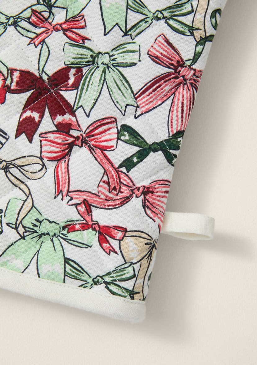 Sewing Down South x Crown & Ivy™ Sew Merry Oven Mitt