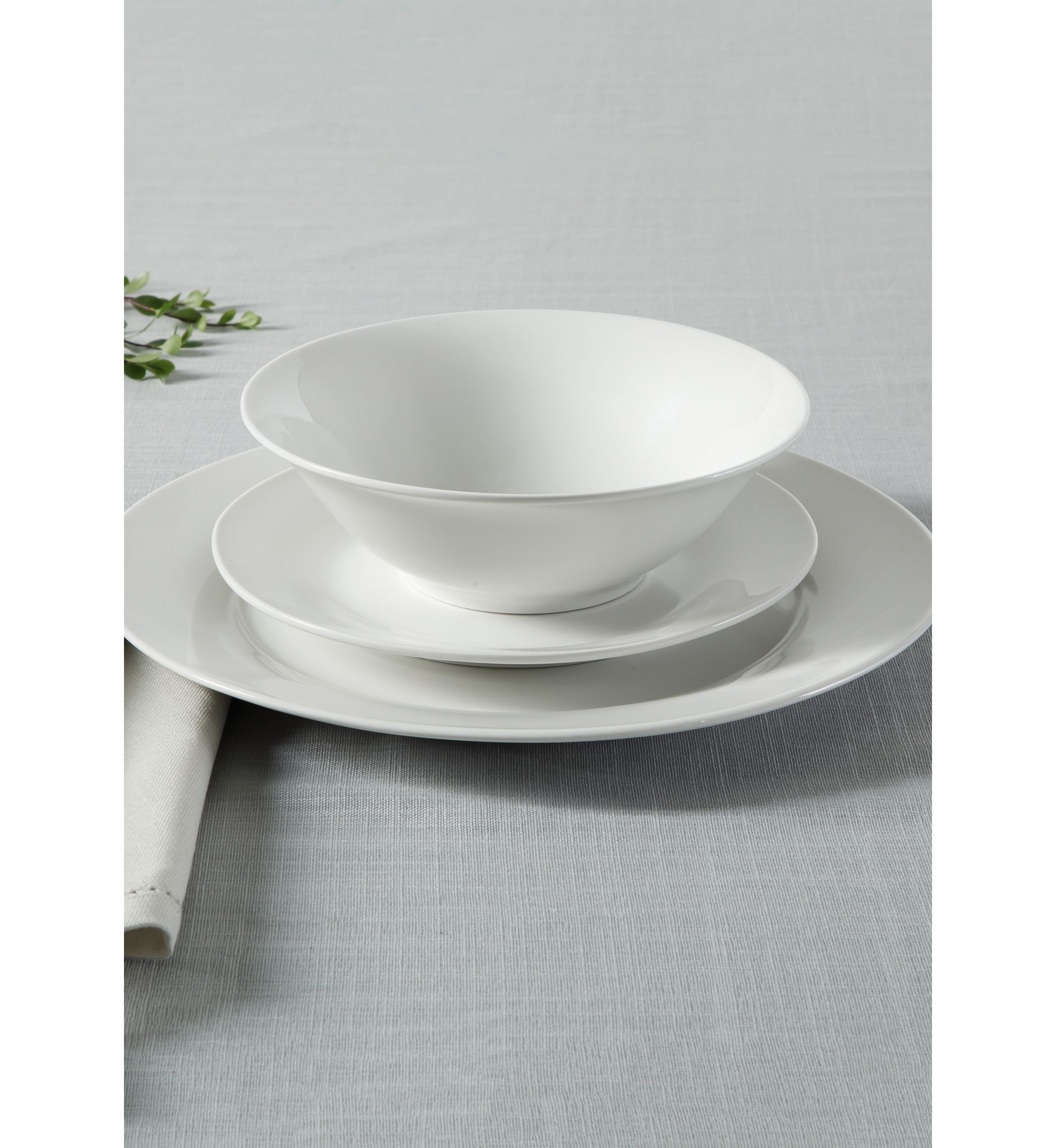 12 Piece Signature White Classic Round Plate Set