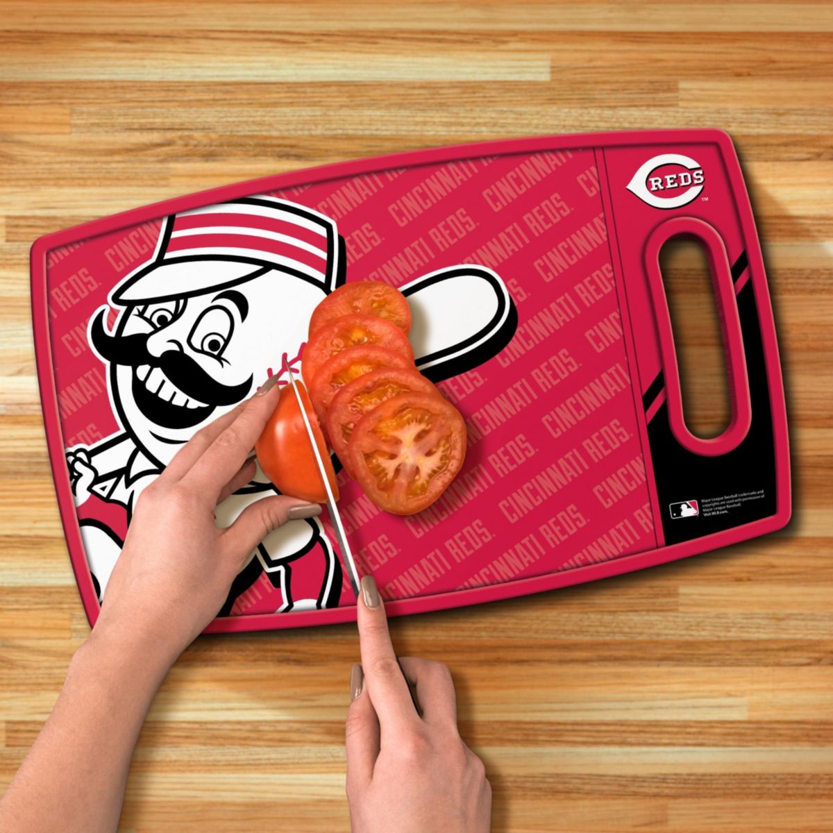 YouTheFan MLB Cincinnati Reds Logo Series Cutting Board