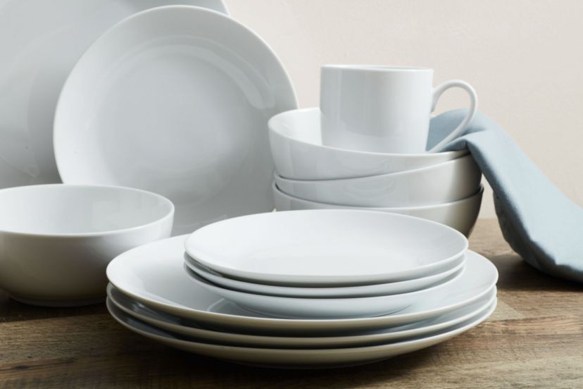Everyday White Coupe by  16 Piece Dinnerware Set, Service for 4