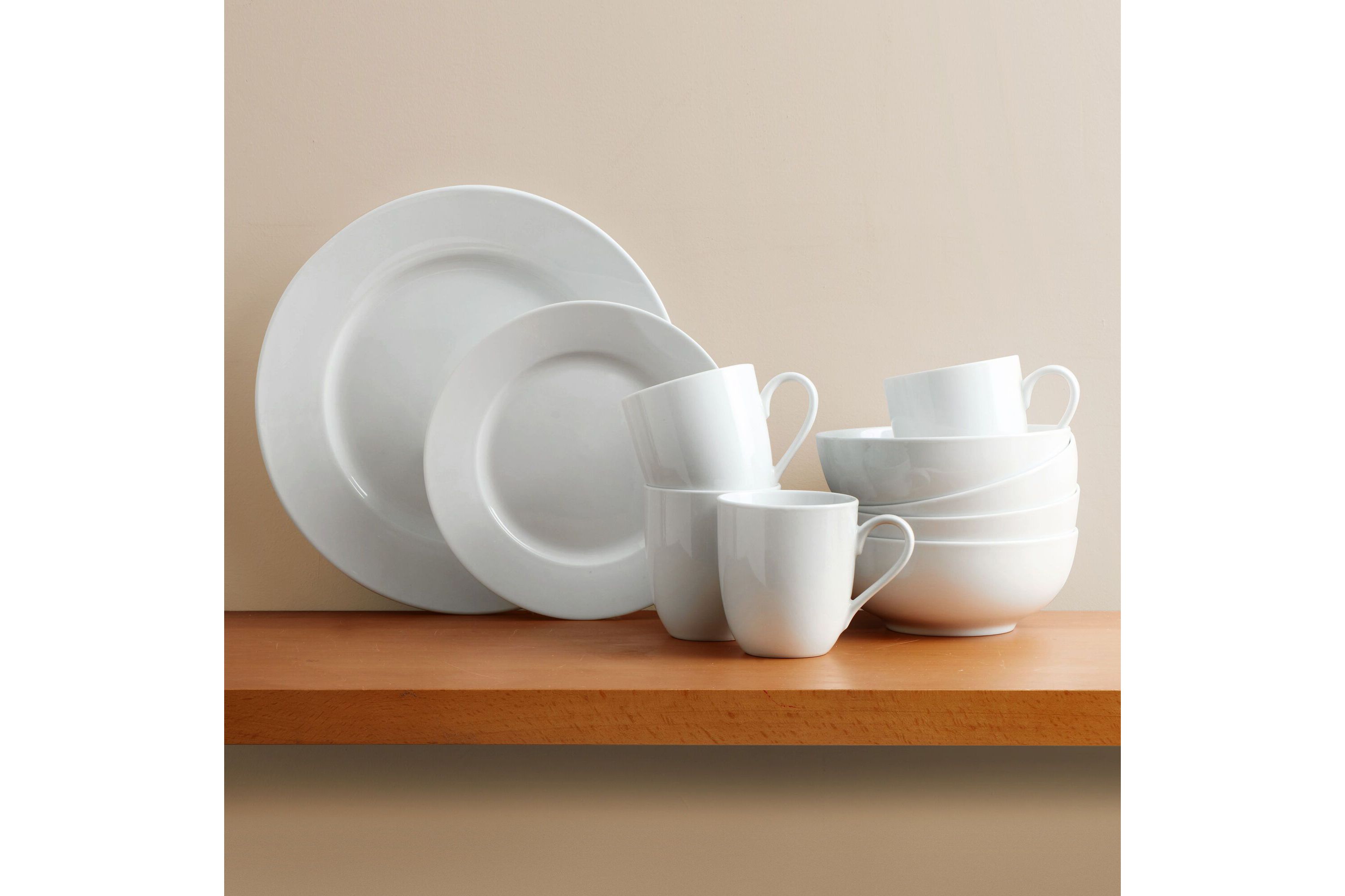 Everyday White by  Classic Rim 16 Piece Dinnerware Set, Service for 4
