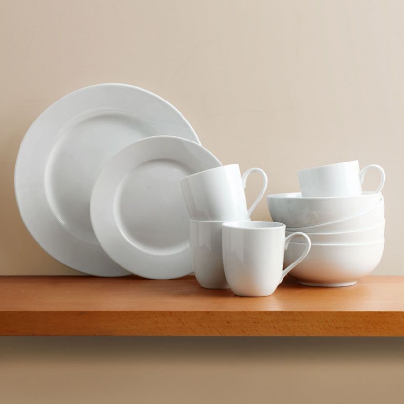 Everyday White by  Classic Rim 16 Piece Dinnerware Set, Service for 4
