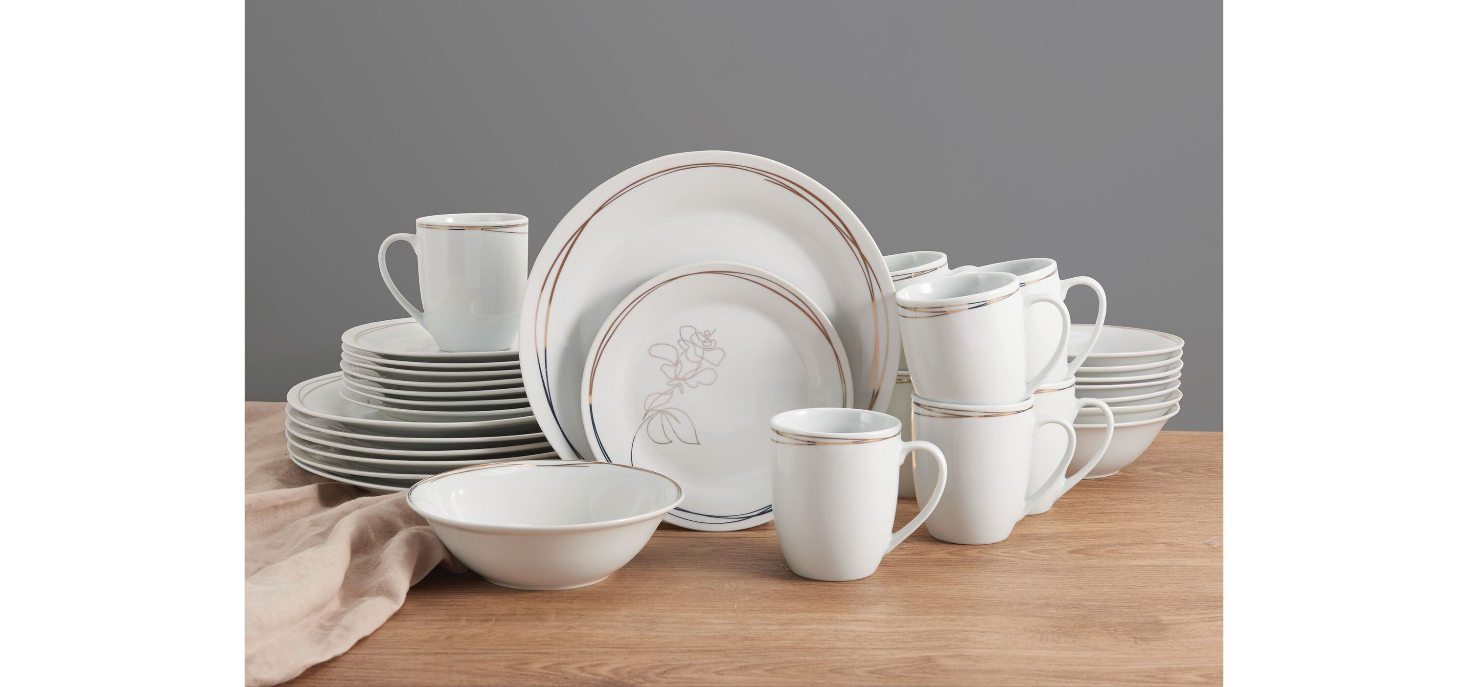 Love Blooms 32-Piece Dinnerware Set, Service for 8, Love Blooms Pattern