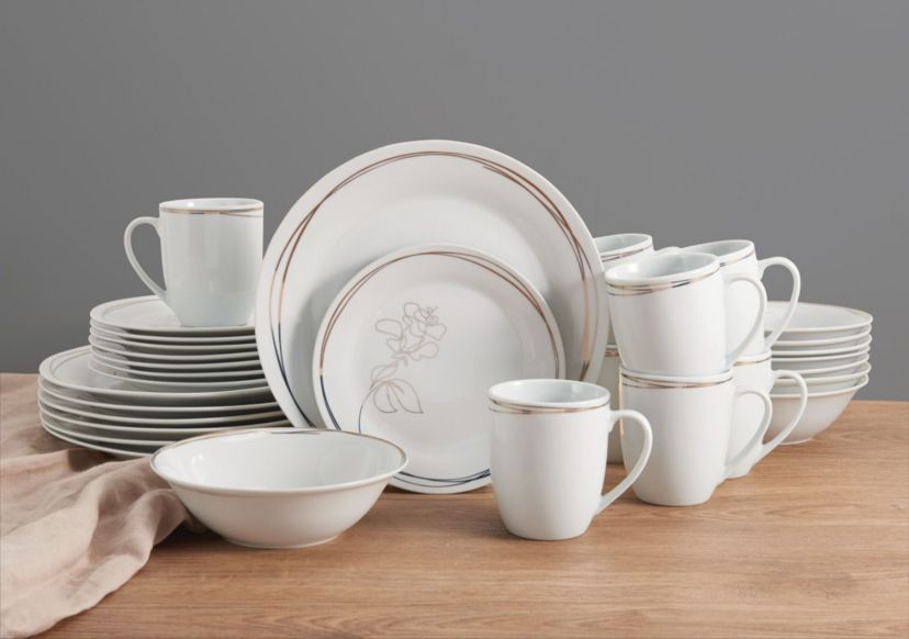 Love Blooms 32-Piece Dinnerware Set, Service for 8, Love Blooms Pattern