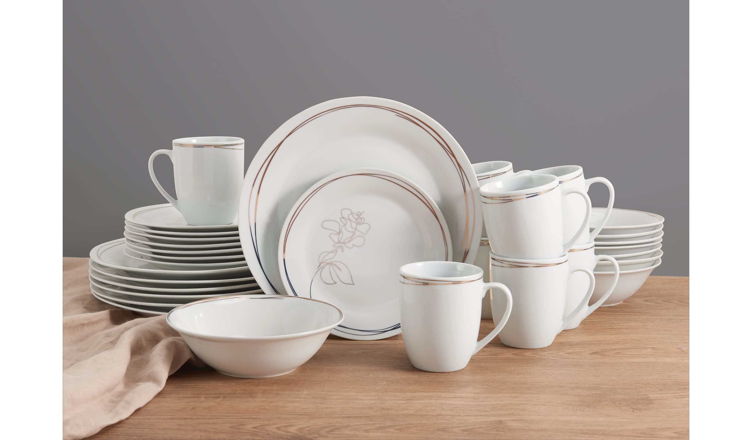 Love Blooms 32-Piece Dinnerware Set, Service for 8, Love Blooms Pattern