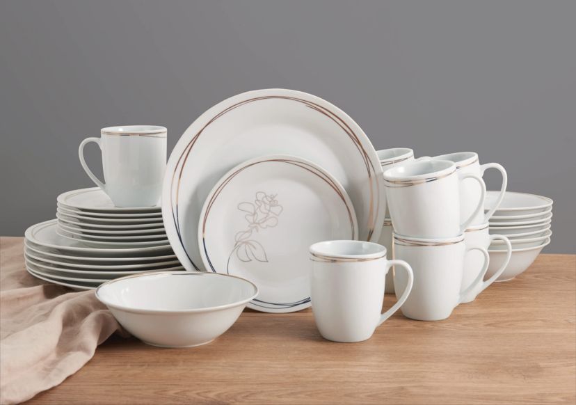 Love Blooms 32-Piece Dinnerware Set, Service for 8, Love Blooms Pattern