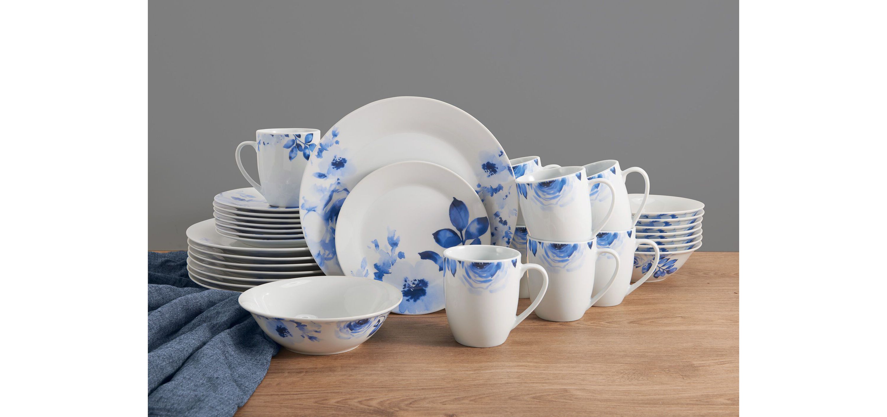 Bloom 32-Piece Dinnerware Set, Service for 8, Bloom Pattern