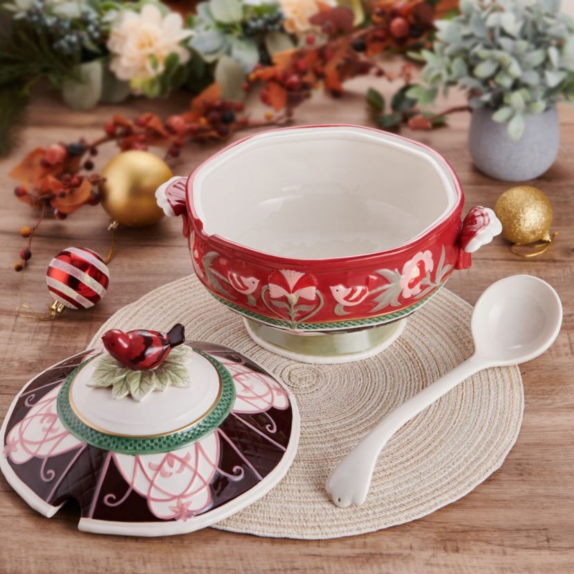 Chalet 3-qt Soup Tureen w/Ladle
