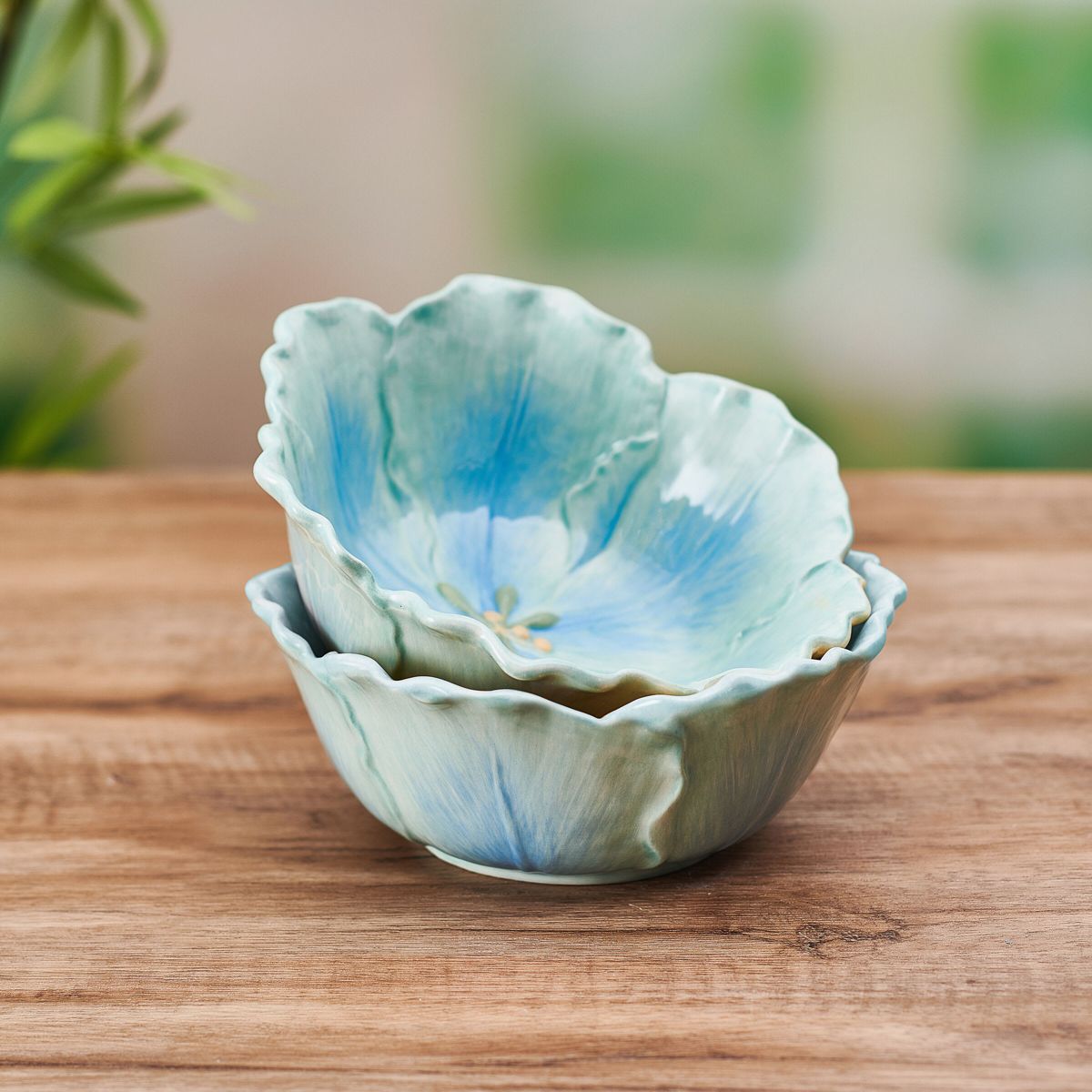 Meadow Set of 2 Tulip Bowls, Blue