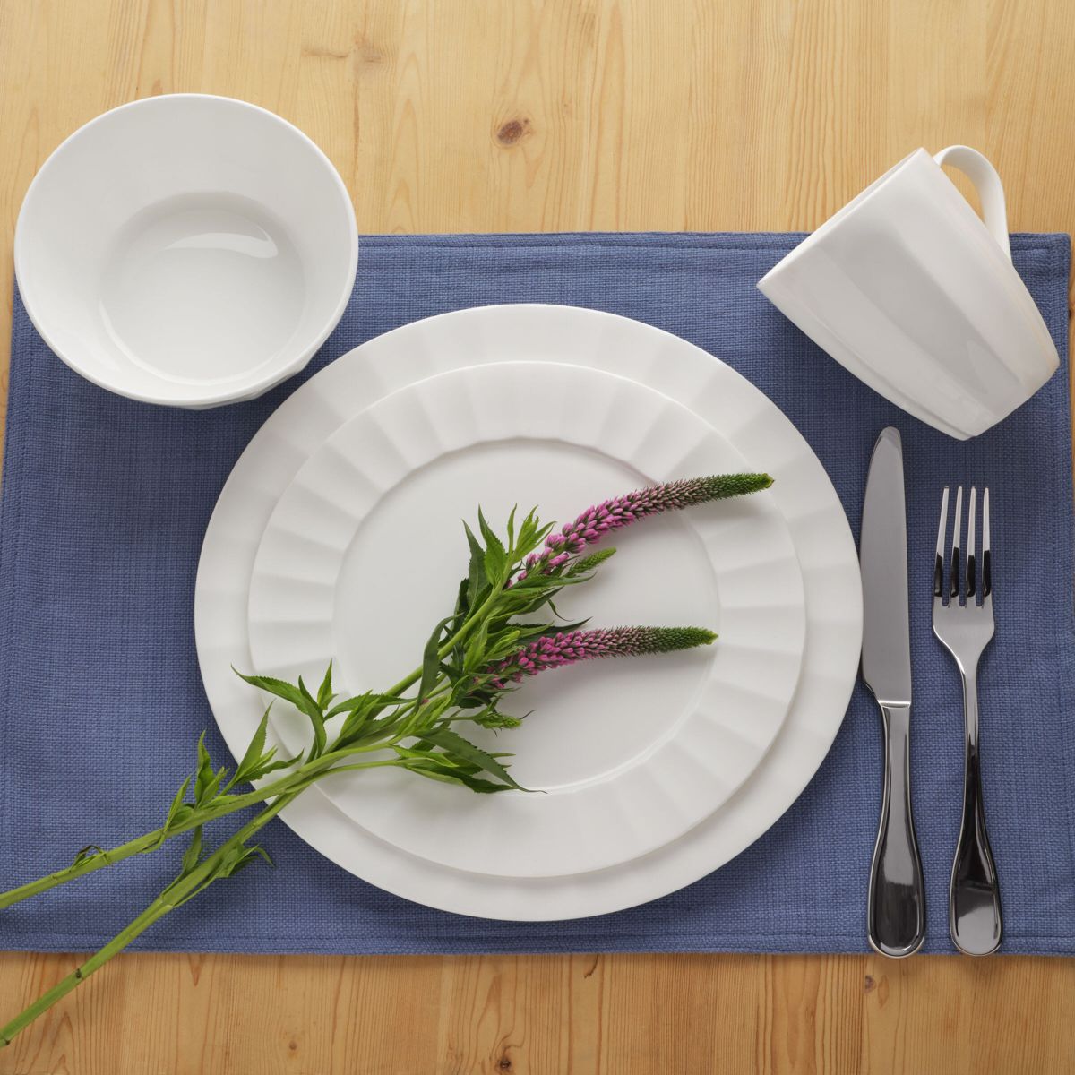 Nevaeh White Fluted 16-Piece Dinnerware Set, Service for 4