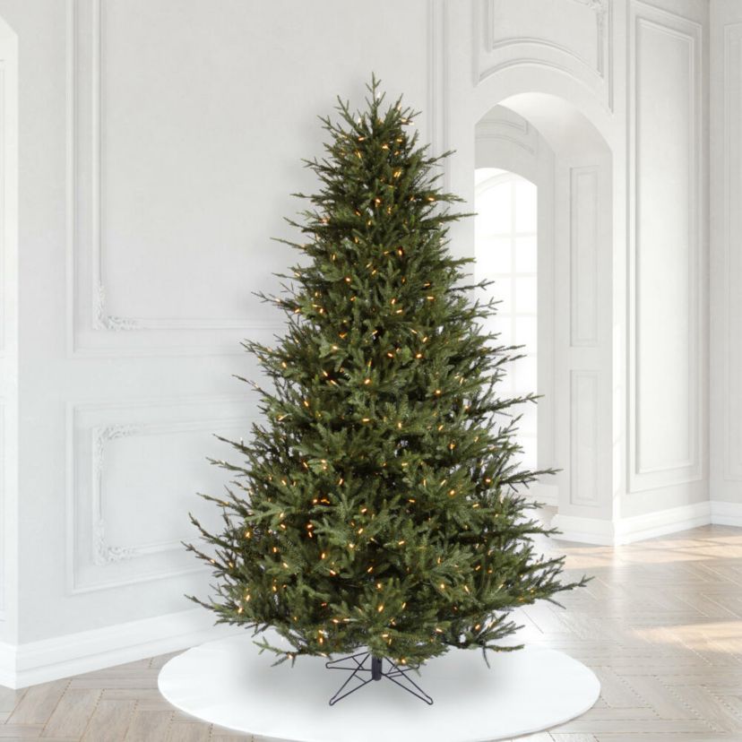 Vickerman 8.5 Itasca Fraser Artificial Christmas Tree with Warm White LED Dura-lit Lights