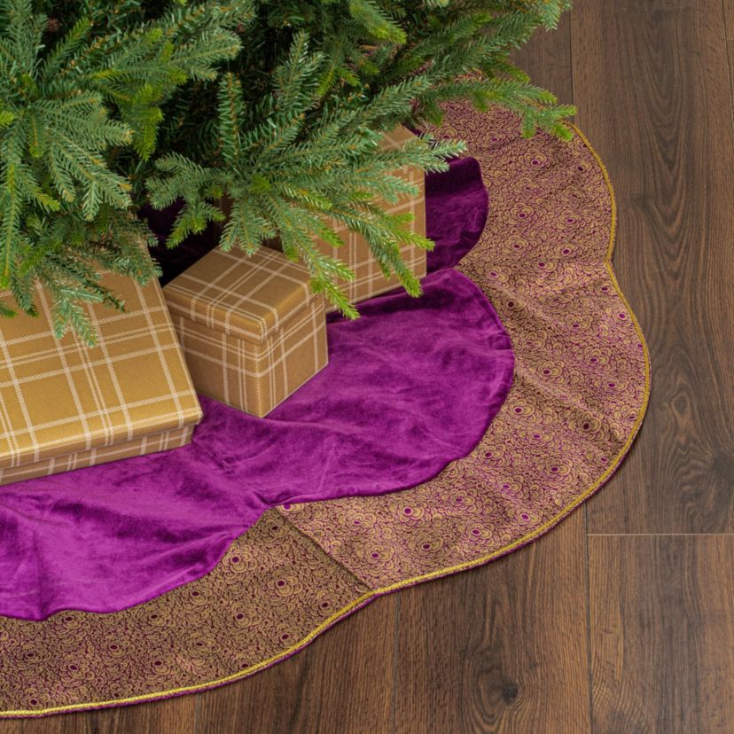 Vickerman Decorative 60" Baroque Collection Christmas Tree Skirt