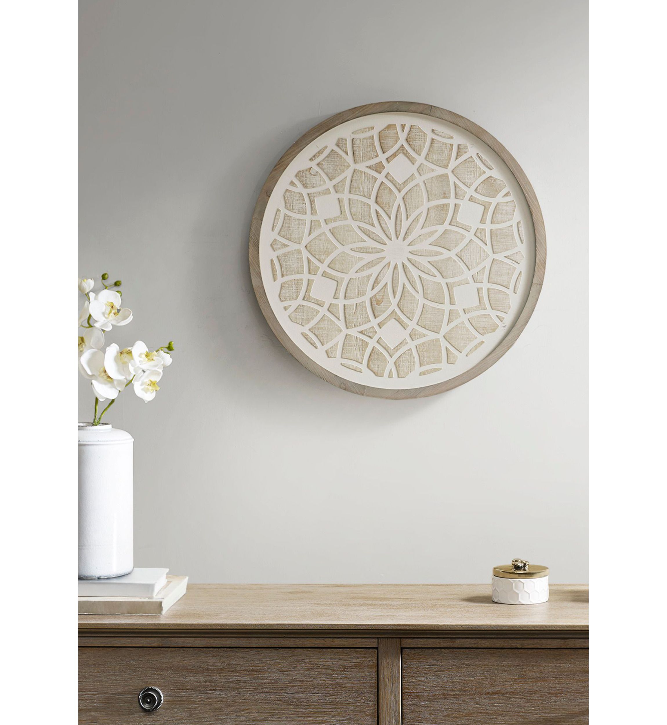 Leah Round Two-tone Medallion Wall Décor