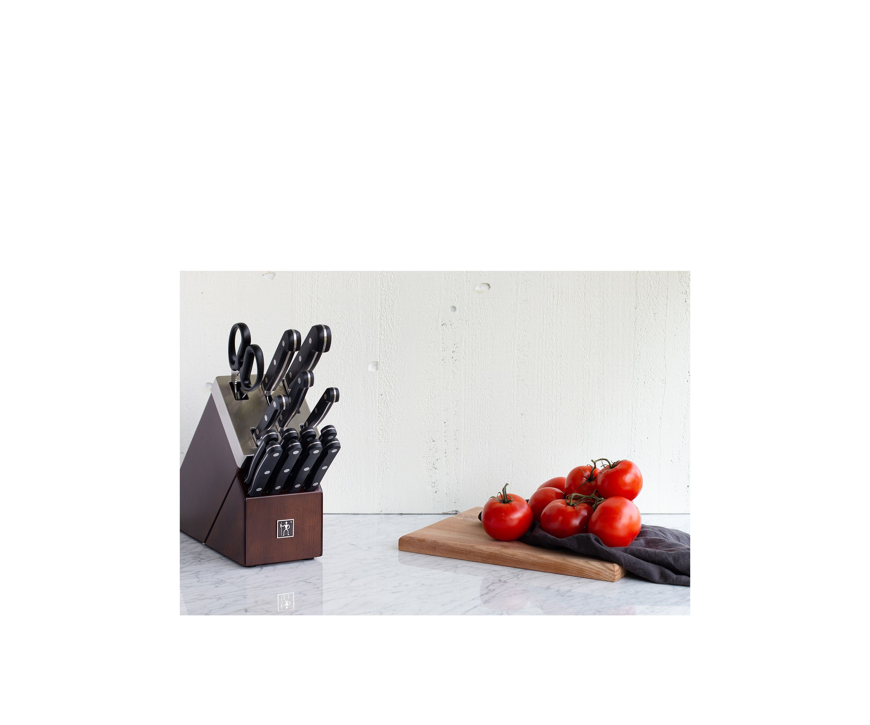Classic 15 Piece Self Sharpening Knife Block Set