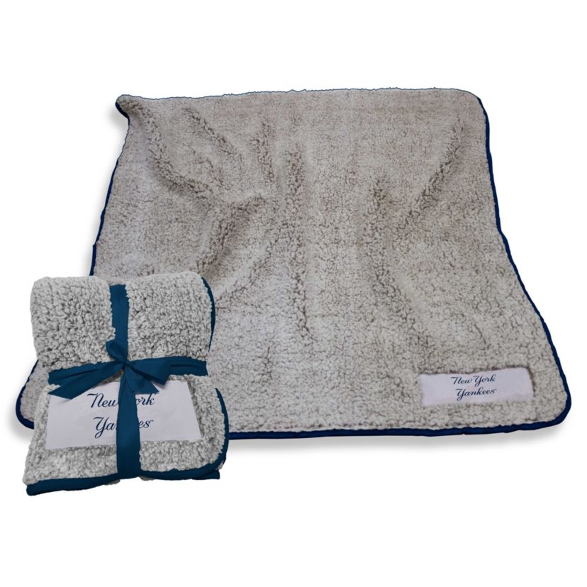 MLB New York Yankees 50" x 60" Frosty Fleece Team Blanket