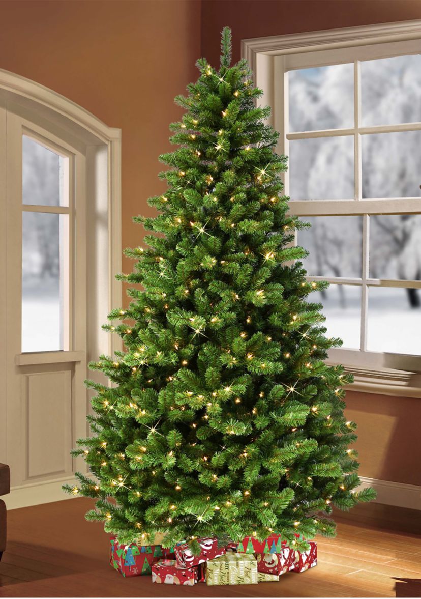 Pre Lit 7.5 Foot Vancouver Spruce Christmas Tree 