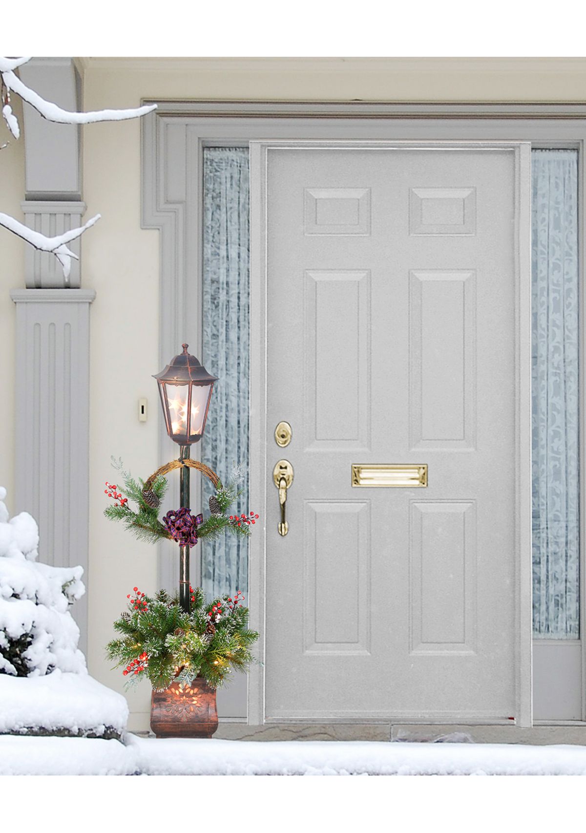 4ft Lamp Post with 35 Clear Incandescent Lights