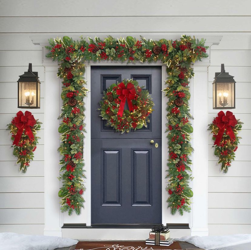 26" Battery-Operated Pre-Lit Decorated Artificial Wreath