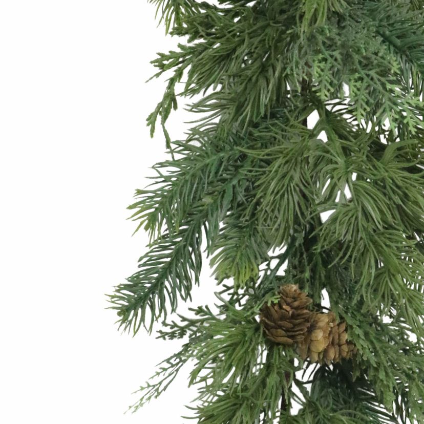 Puleo International 9 x 10" Artificial PE Christmas Garland