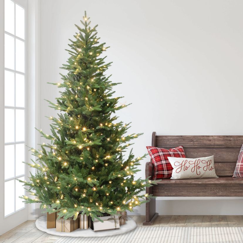 Puleo International 7.5 Pre-Lit Sacramento Fir Artificial Christmas Tree