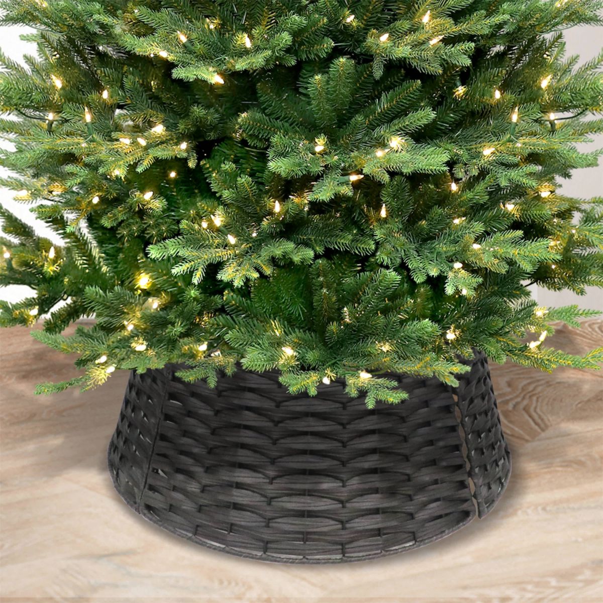 Puleo International 45" Round Christmas Tree Collar Skirt for 6 to 8 Tree