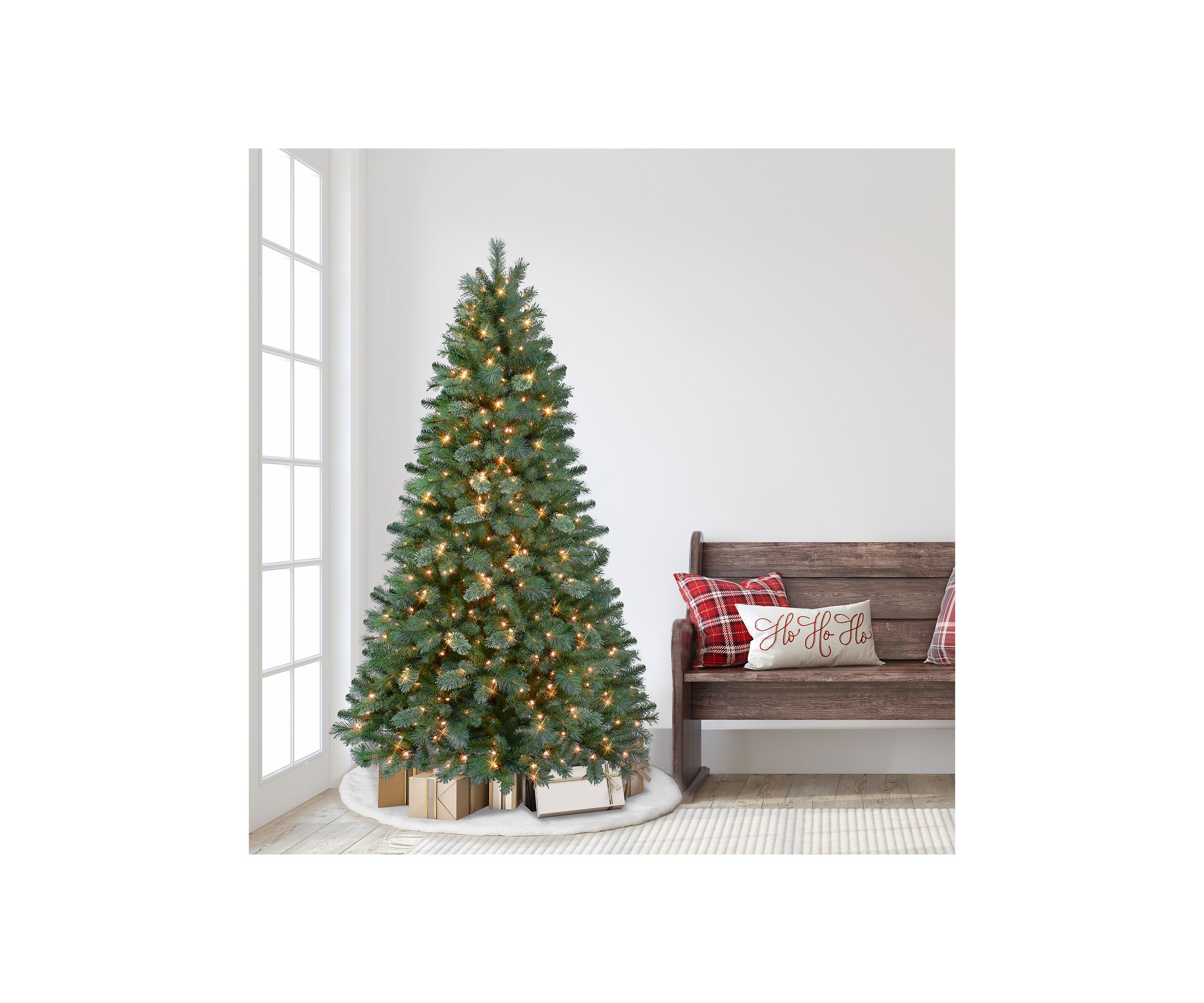 6.5-foot Pre-Lit Teton Artificial Pine Tree 955 Tips 400 Clear Lights