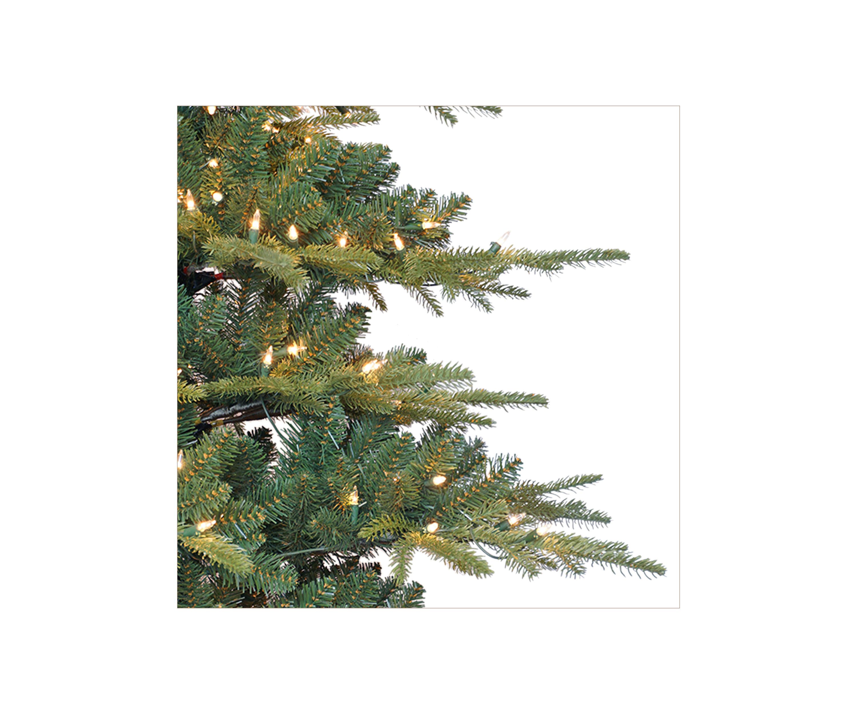 7.5-foot Pre-Lit Artificial Utah Fir Tree 2361 Tips 500 Clear Lights