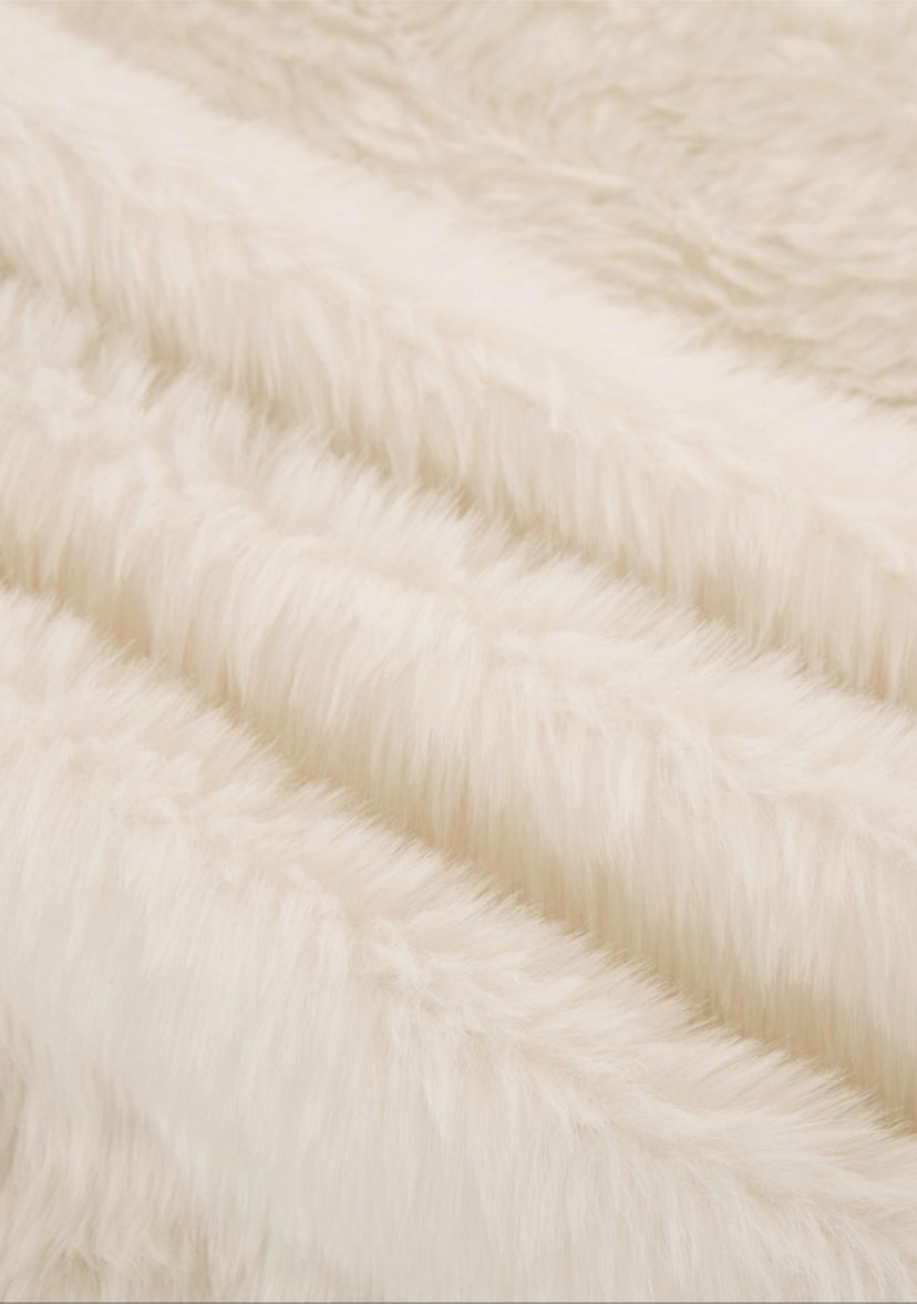 White Plush Christmas Tree Skirt