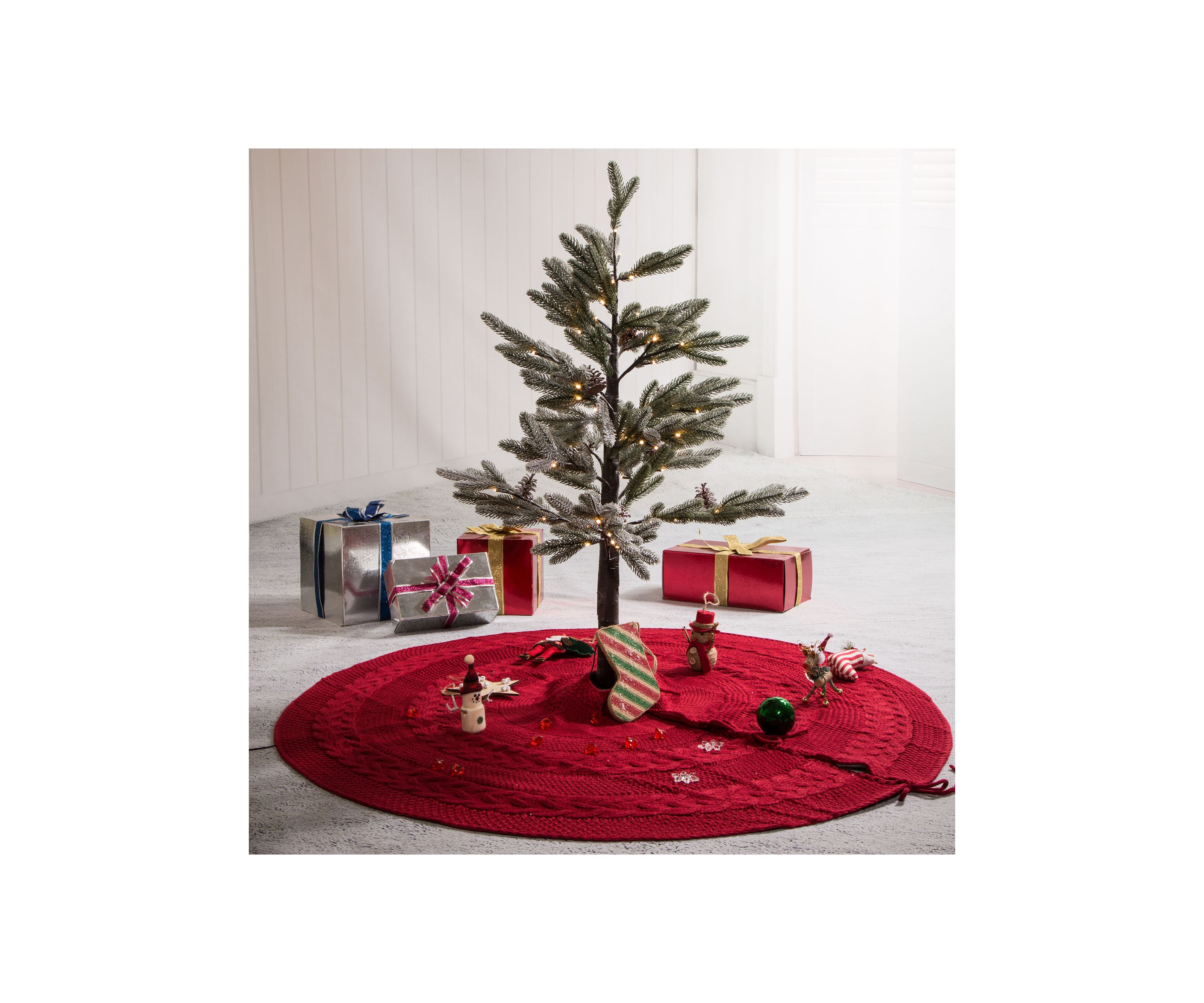 Knitted Acrylic Red Christmas Tree Skirt