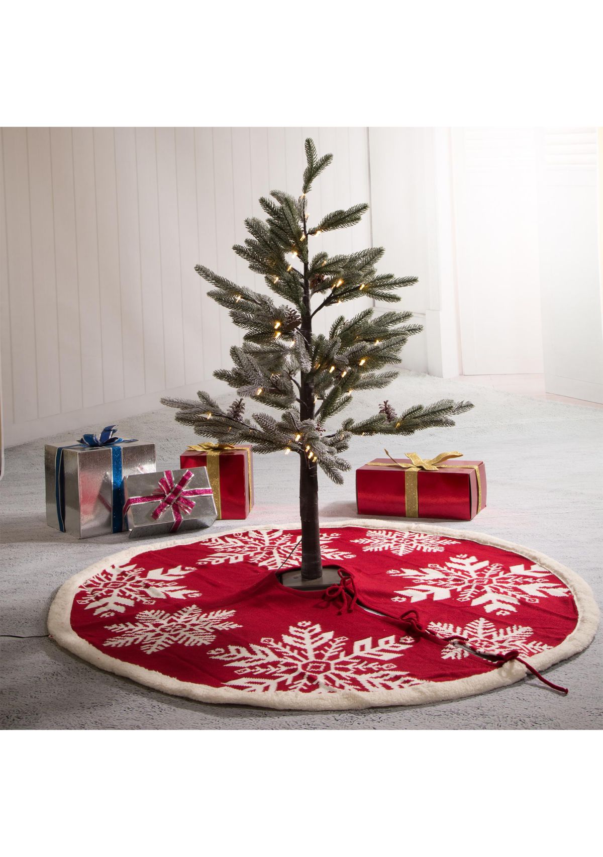 Knitted Snowflake Acrylic Christmas Tree Skirt