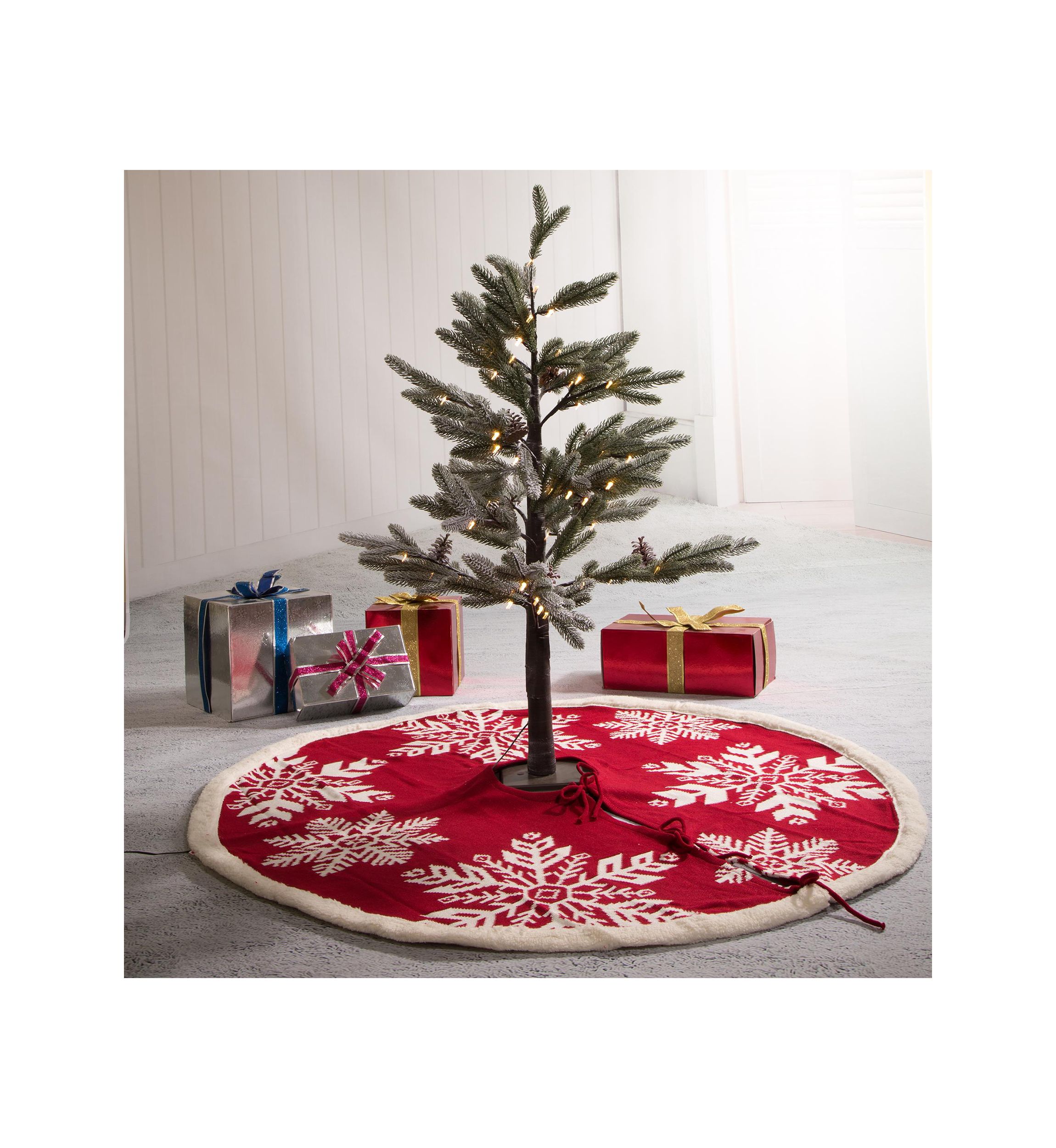 Knitted Snowflake Acrylic Christmas Tree Skirt