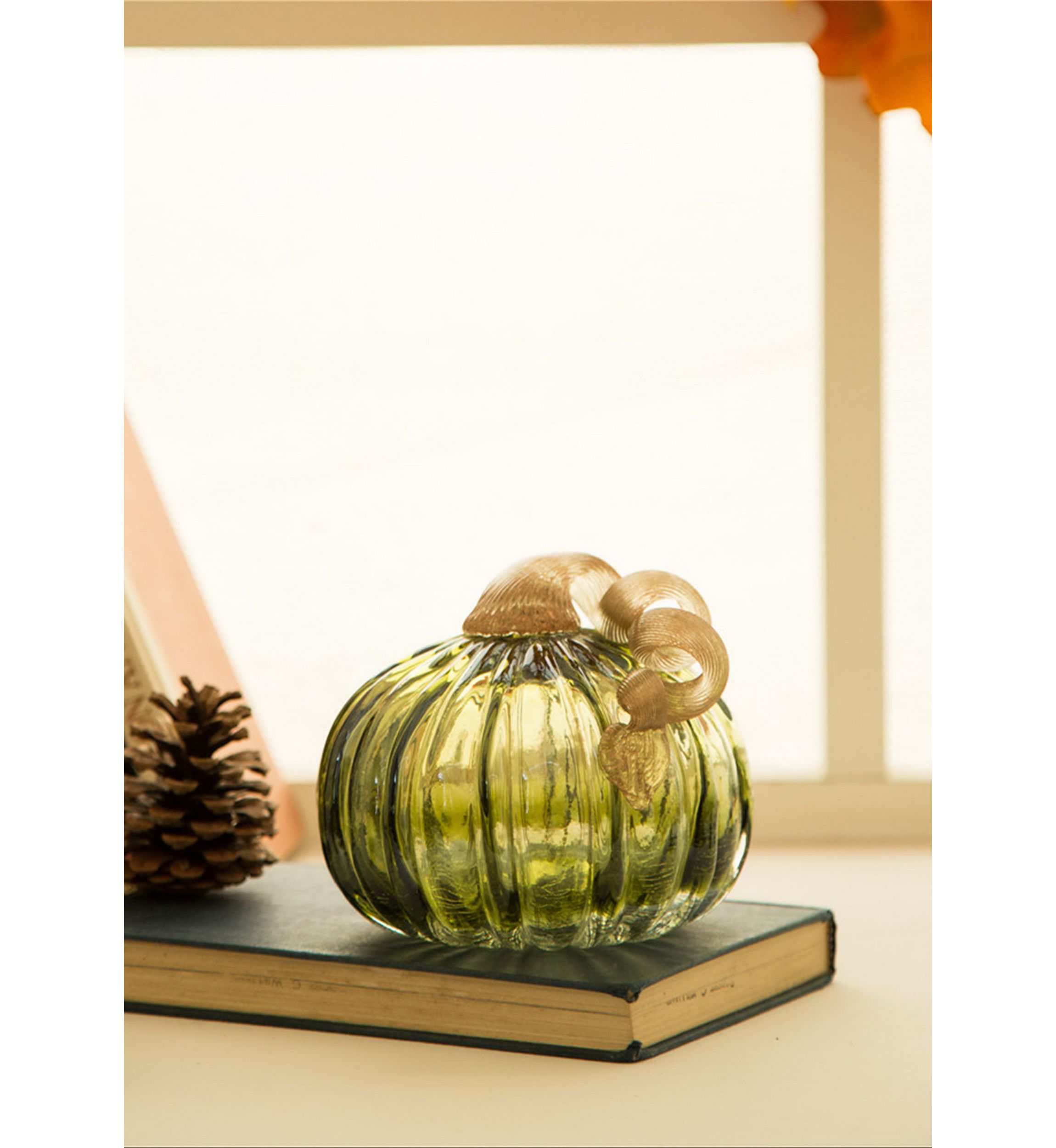 Green Crackle Glass Short Pumpkin