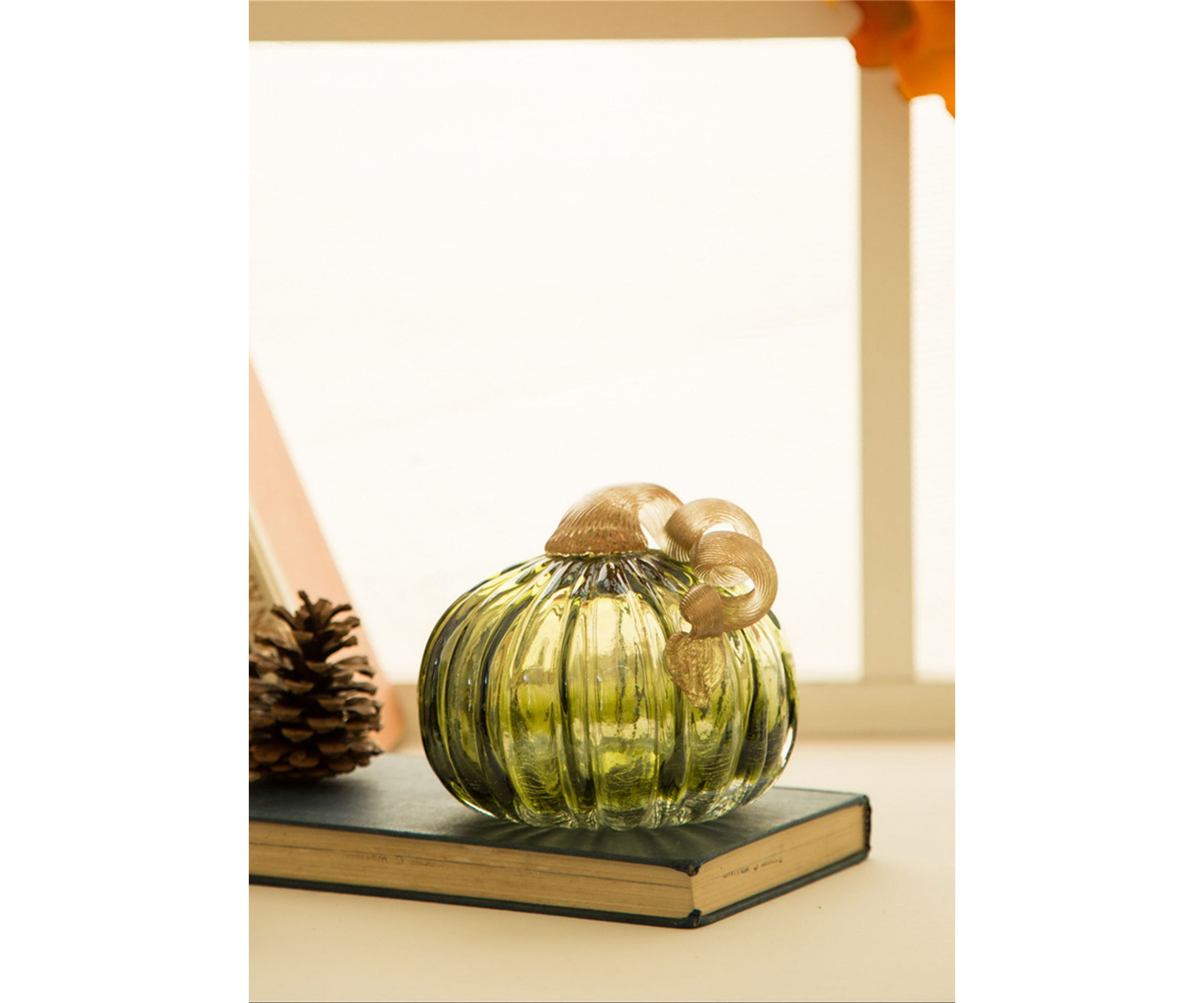 Green Crackle Glass Short Pumpkin