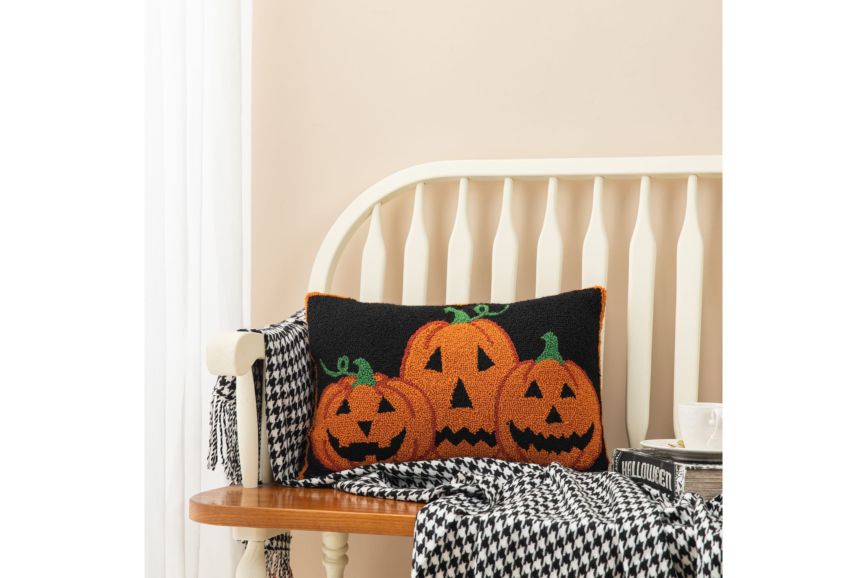 18"L Hooked Halloween  Pumpkins Pillow