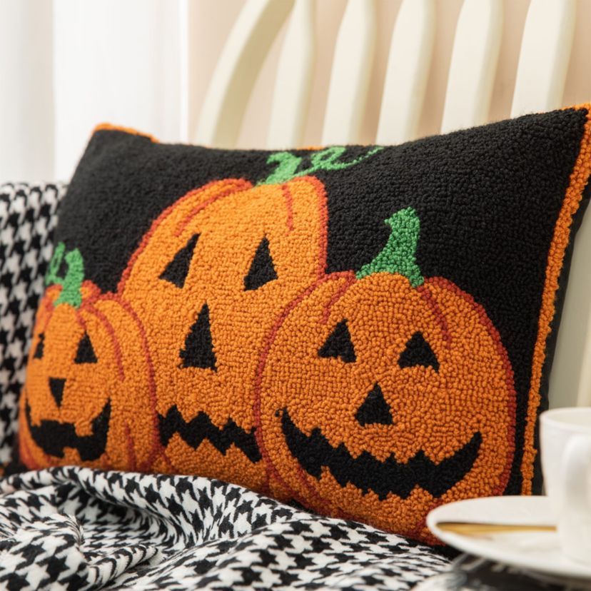 18"L Hooked Halloween  Pumpkins Pillow