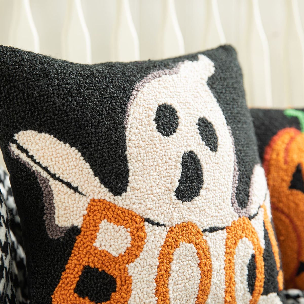 14"H Hooked Halloween Ghost "BOO" Pillow