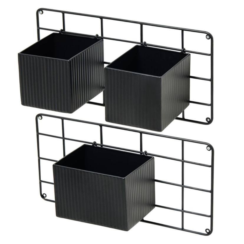 20L Black Metal Vertical Wall Planters, Planter Stands (KD)L: 8.00L * 6.00W *5.5HS: 6.00L * 6.00W *5.5HWeight capacity: 40LBSMetal Thickness：0.4mm   Pipe Thickness：6mm