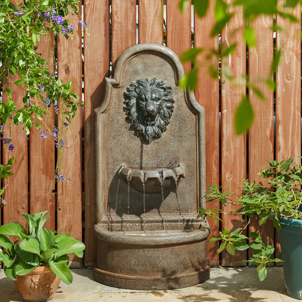 31.75H European Style 3-Tier Oversized Faux Granite Lion Head Polyresin Outdoor Fountain  with Pump and LED Light (KD)