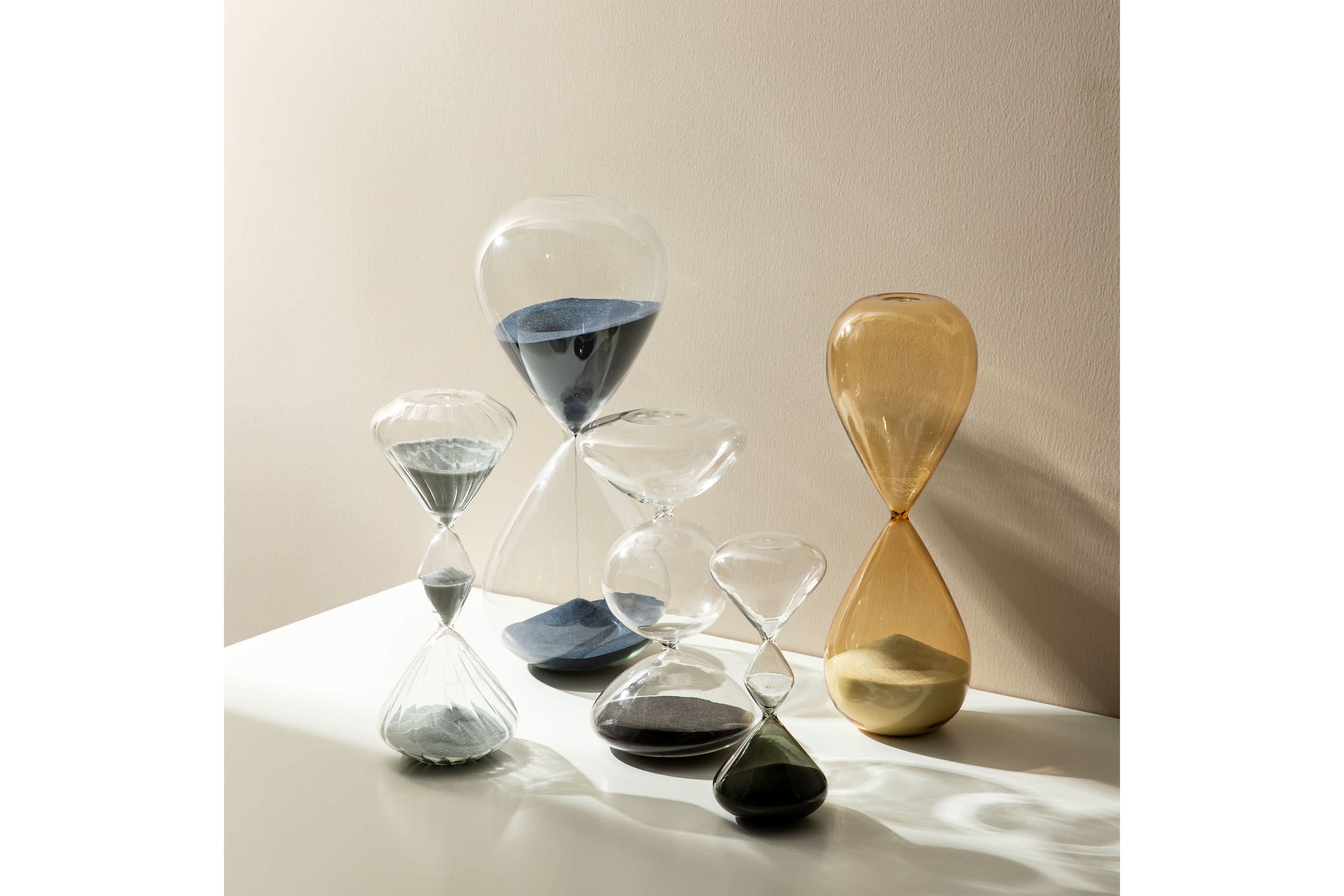 Modern Tri-Layer Hourglass with Black Sand, 60-Minute Sand Timers