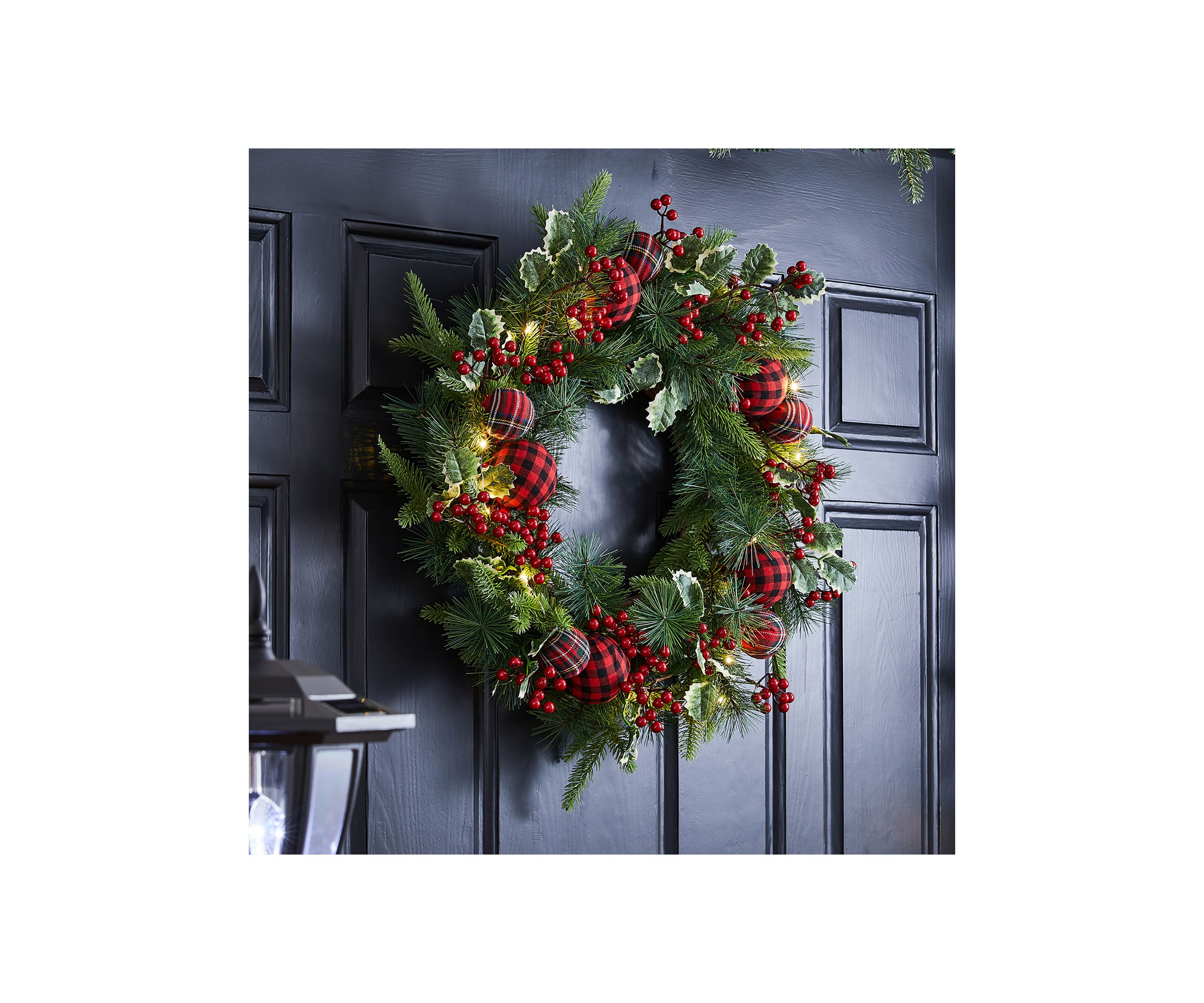 Orment Berry Holly Pine Wreath With Lights