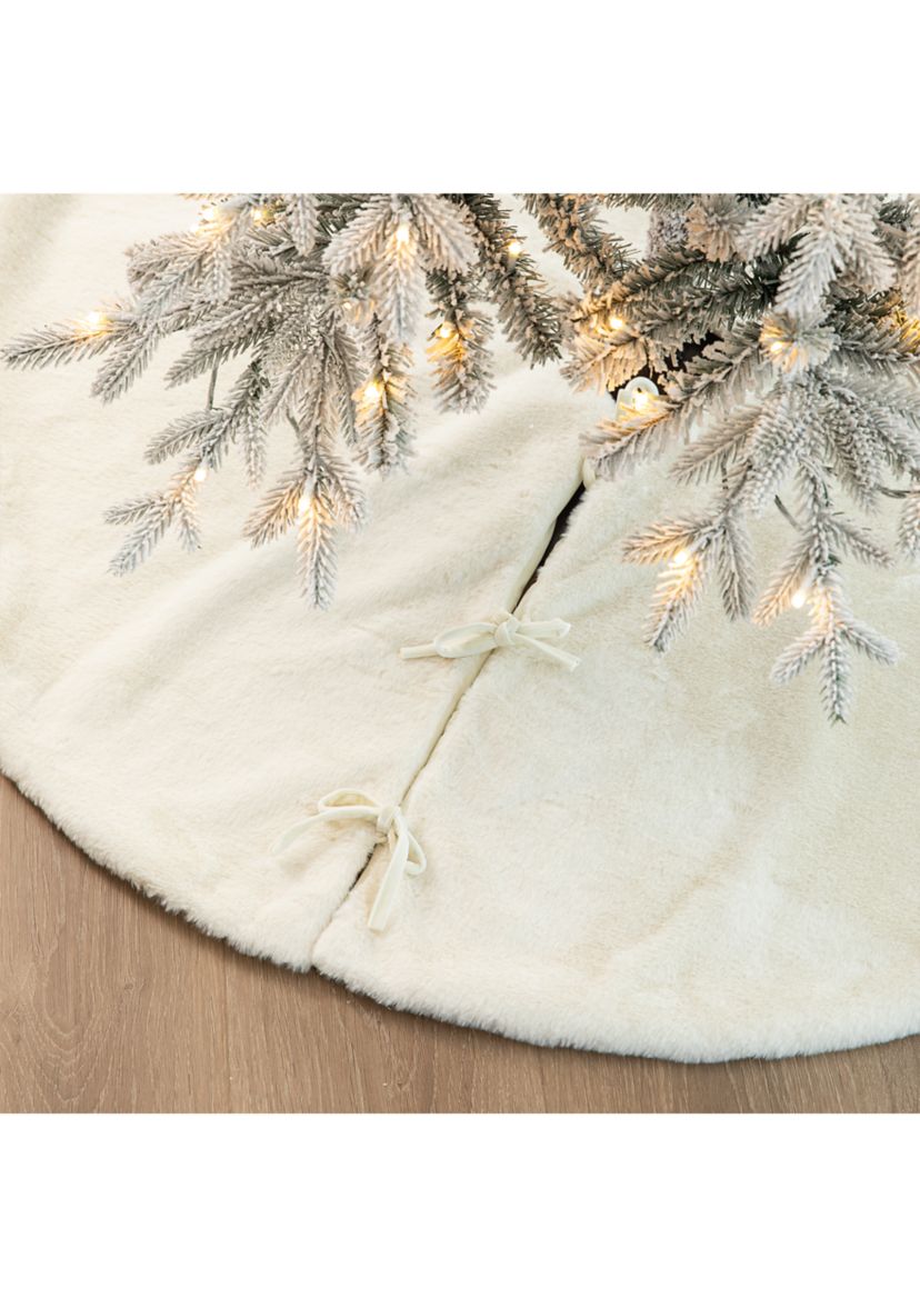 48”D White Faux Rabbit Fur Christmas Tree Skirt