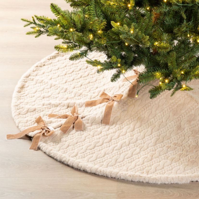 60"D Deluxe Reversible Milk Coffee Twisted Faux Marten Fur/Korean Fleece Christmas Tree Skirt